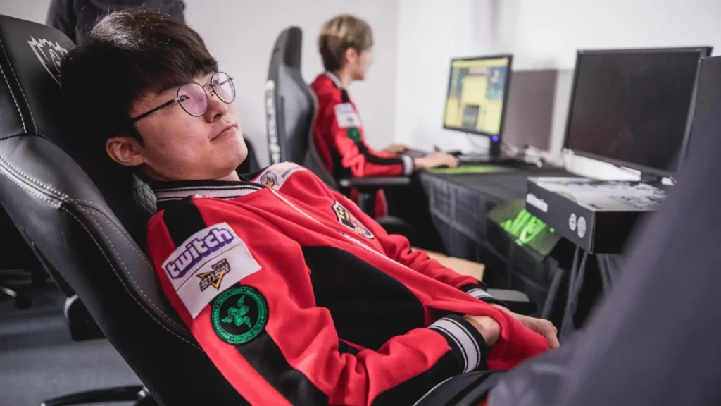 LoL: Epic T1 Comeback of Faker : GOAT Dominates? 🔗 Link in Highlights # faker #fakerlol #T1 #lgamingnews