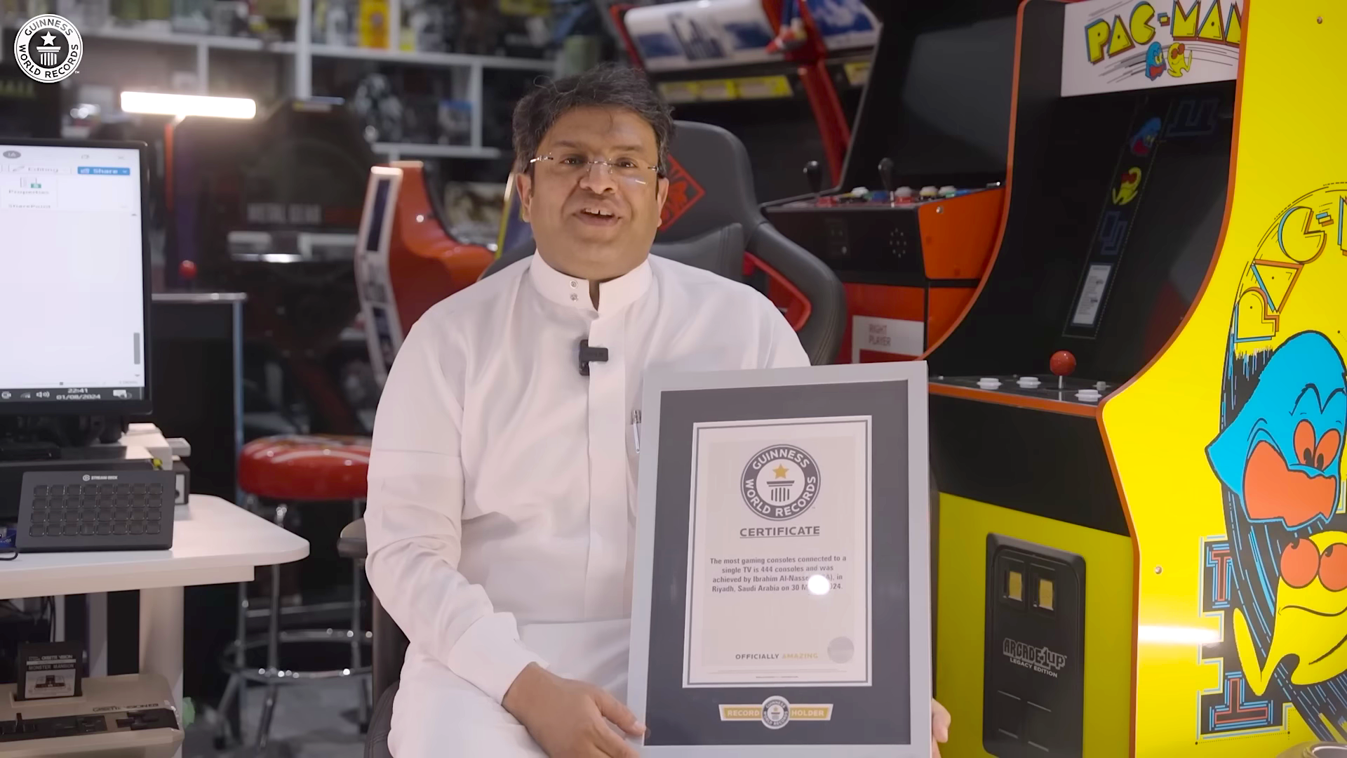 Saudi Arabian Man Sets Guinness World Record by Connecting 444 Game ...
